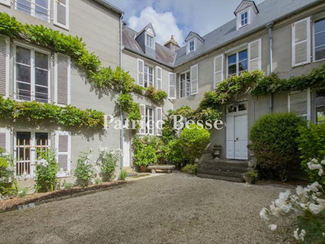 Hôtel particulier avec jardin