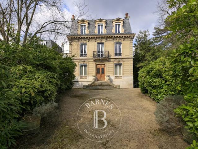 Hôtel particulier avec jardin