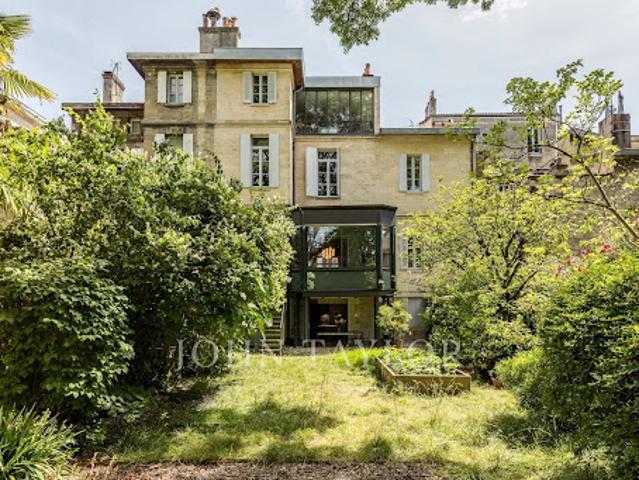 Hôtel particulier avec jardin