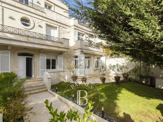 Hôtel particulier avec jardin