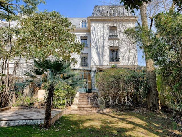 Hôtel particulier avec jardin