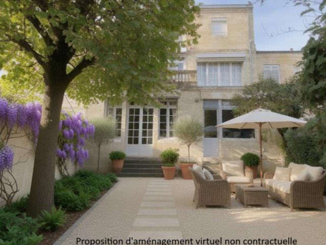 Hôtel Particulier avec jardin et garage SAINT SEURIN