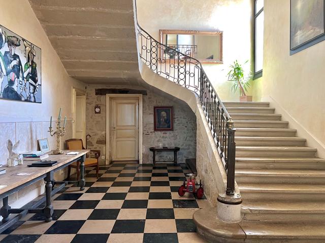 Hôtel particulier avec piscine et deux logements annexes 597m² La Réole