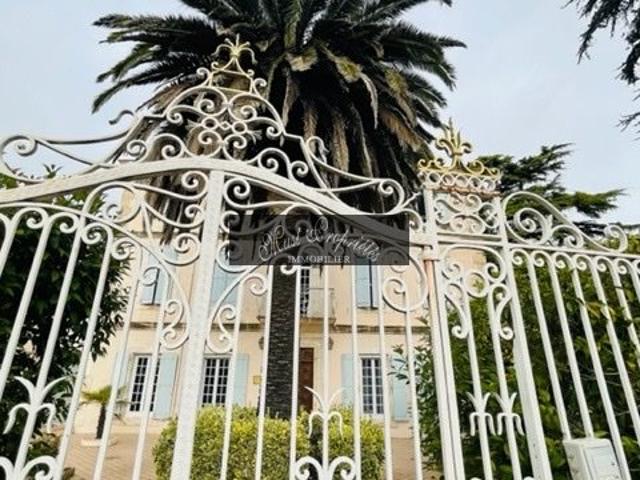 Hôtel Particulier De 600 m2. 600m² Narbonne