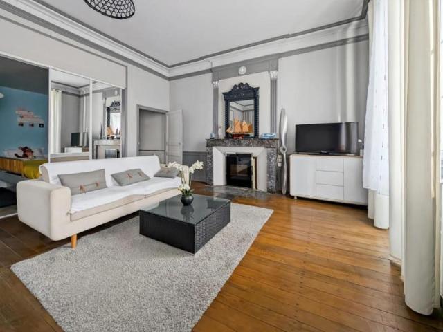 Hotel particulier de 374m² centre ville