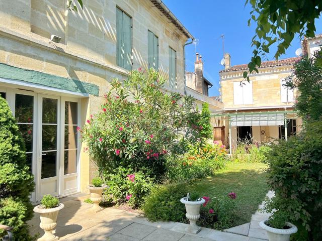 Hôtel particulier, dépendances et potentiel unique 262m² Libourne
