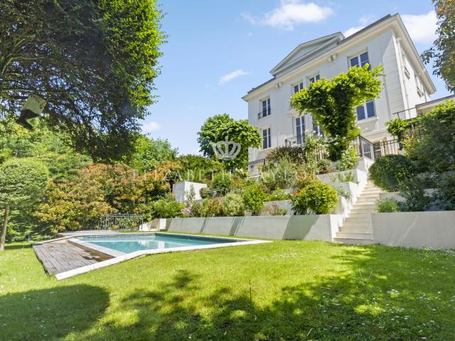 HOTEL PARTICULIER D'EXCEPTION A SAINT GERMAIN EN LAYE