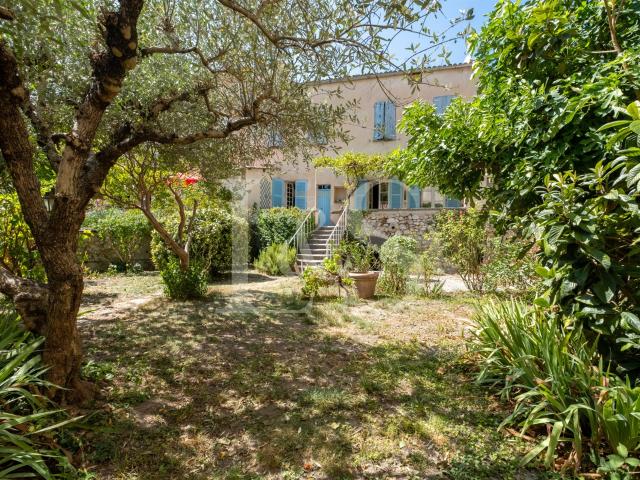 Hôtel Particulier du XVIIe siècle au Cœur de Buis les Baronn. 320m² Buis les Baronnies