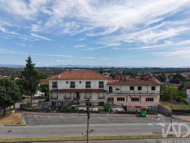 Hotel / Restaurante em Cabanas de Viriato de 800,00 m²