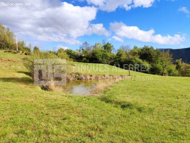 Hotel rural con licencia activa en venta en el Pirineo de Lleida finca de