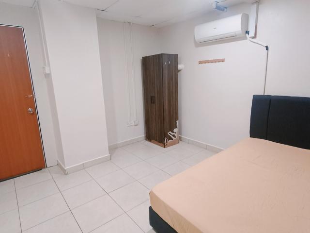 Hotel Style Room Zero Deposit Suria City CIQ Nearby Move In Now