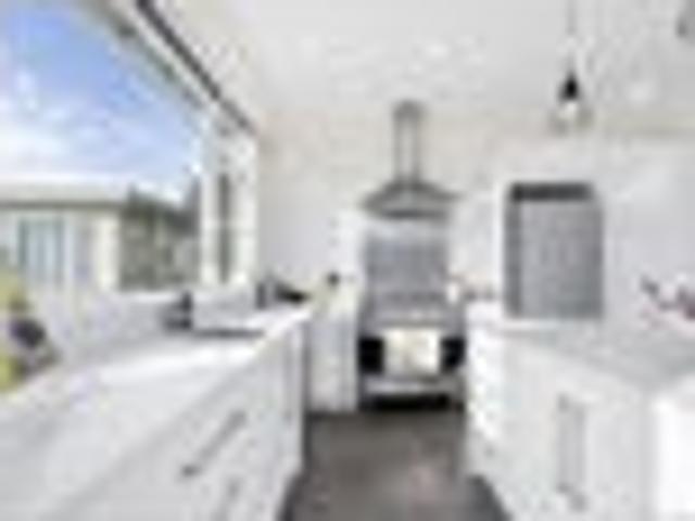 Houghton Bay, 3 bedrooms, $795 pw