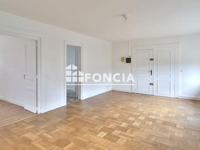 HOUILLES 2 pièces de 55 M² avec balcon + parking