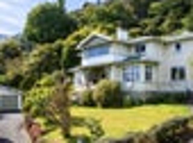 Houlker Residence