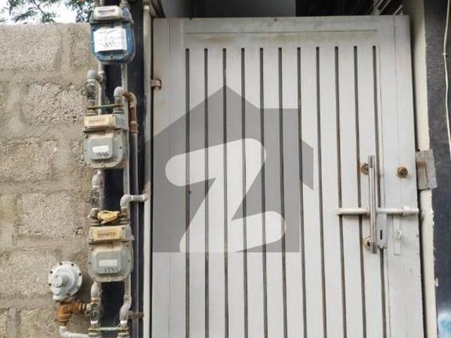 House 400 sq yard double storey 4 portions diamond city