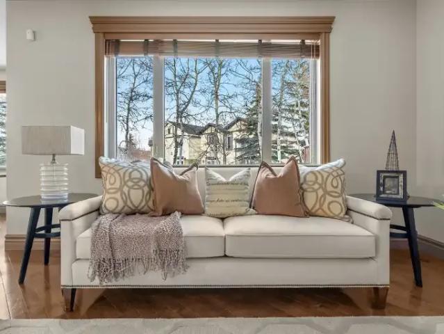 House 4 Bedroom For Rent Calgary AB 5100 ES104322289