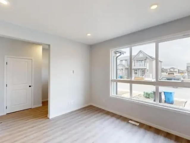 House 4 Bedroom For Rent Calgary AB 2195 ES103379977
