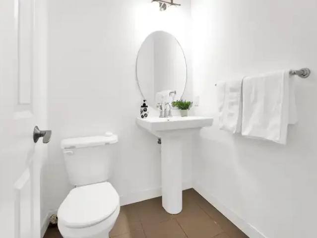 House 4 Bedroom For Rent Calgary AB 2600 ELS102434403