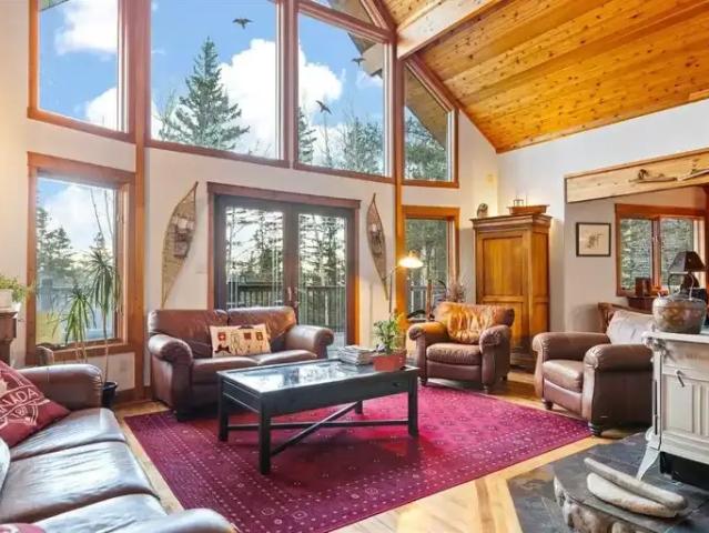 House 4 Bedroom For Rent Canmore AB 4745 ES104638345
