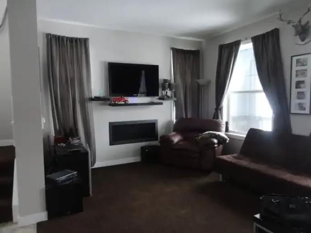 House 4 Bedroom For Rent Airdrie AB 2500 ES105087752