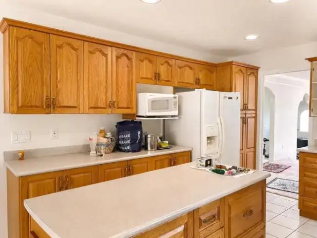 House 4 Bedroom For Rent Delta BC 4300 ES105004954