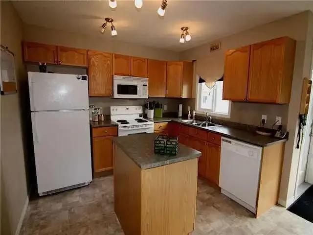 House 4 Bedroom For Rent Edmonton AB 2550 ES104224168