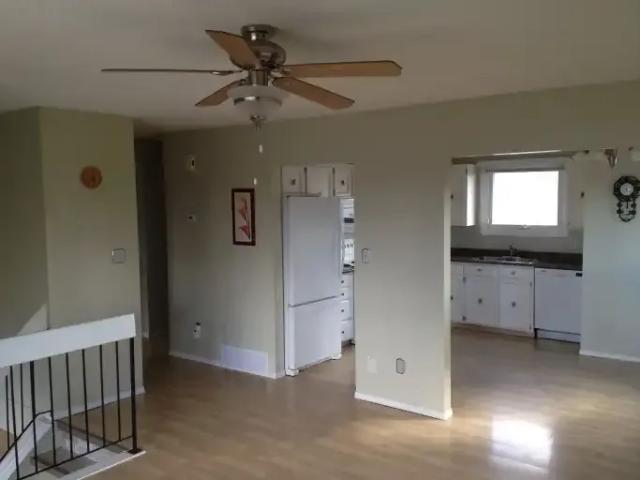 House 4 Bedroom For Rent Edmonton AB 2597 ES103301215