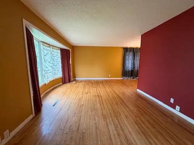 House 4 Bedroom For Rent Edmonton AB 2900 ES104401402