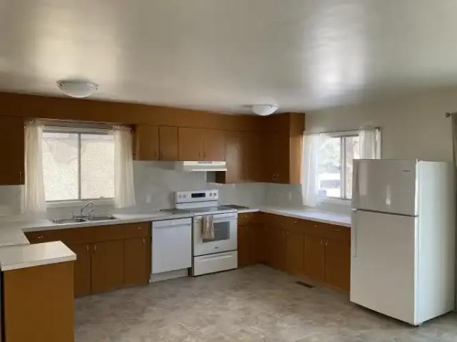 House 4 Bedroom For Rent Edmonton AB 3000 ELS100411044