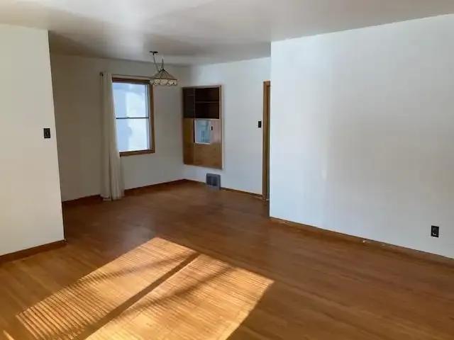 House 4 Bedroom For Rent Edmonton AB 3200 ES103243636