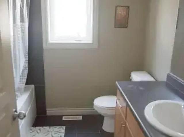 House 4 Bedroom For Rent Edmonton AB 3695 ELS102306623