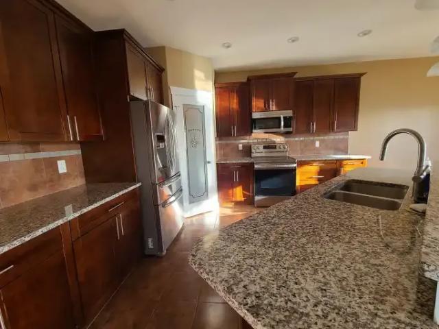 House 4 Bedroom For Rent Fort Saskatchewan AB 2850 ES104876772