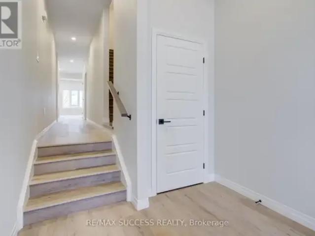 House 4 Bedroom For Rent Kitchener ON 3499 ES100976923