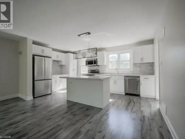 House 4 Bedroom For Rent Kitchener ON 3000 ES102052564