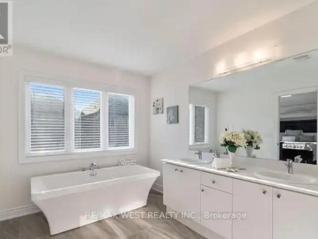 House 4 Bedroom For Rent Innisfil ON 3200 ES102204208