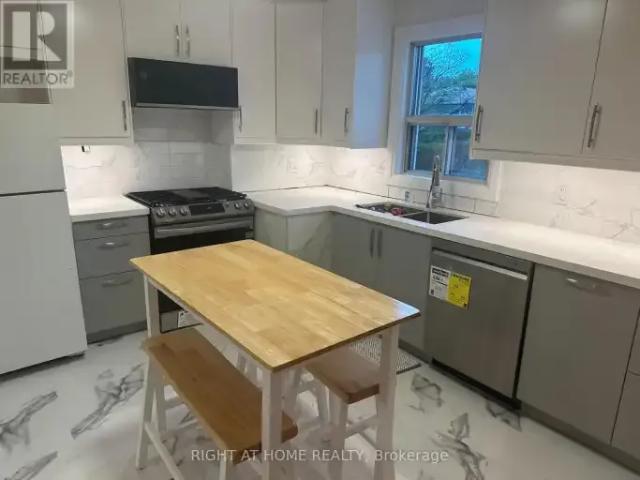 House 4 Bedroom For Rent Oakville ON 3500 ES105004805