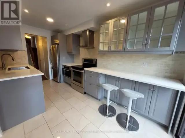 House 4 Bedroom For Rent Oakville ON 3600 ES103652842