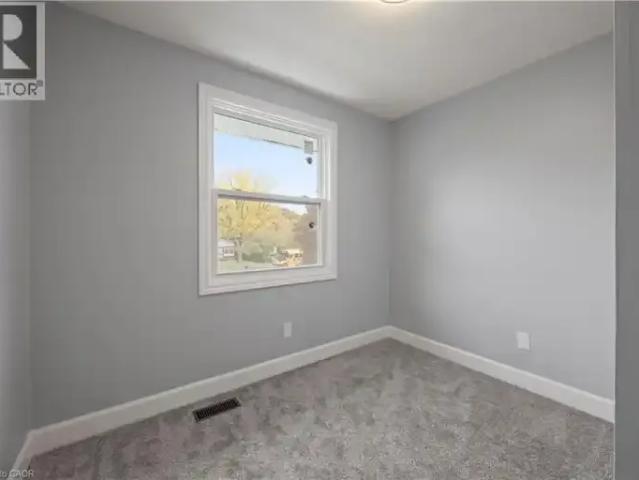 House 4 Bedroom For Rent London ON 2600 ELS102952185