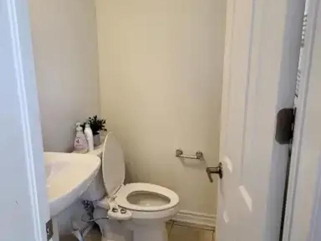 House 4 Bedroom For Rent Milton ON 3650 ELS102847411