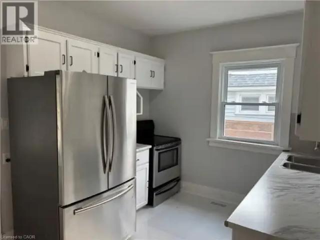 House 4 Bedroom For Rent Niagara Falls ON 2495 ES104000218