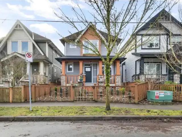House 4 Bedroom For Rent Surrey BC 3800 ELS98816722