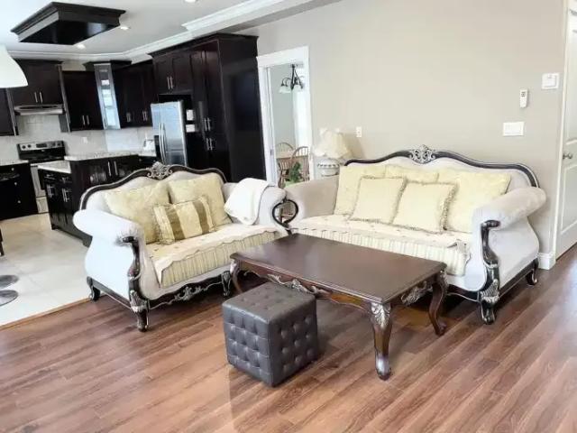 House 4 Bedroom For Rent Surrey BC 4000 ELS102578897