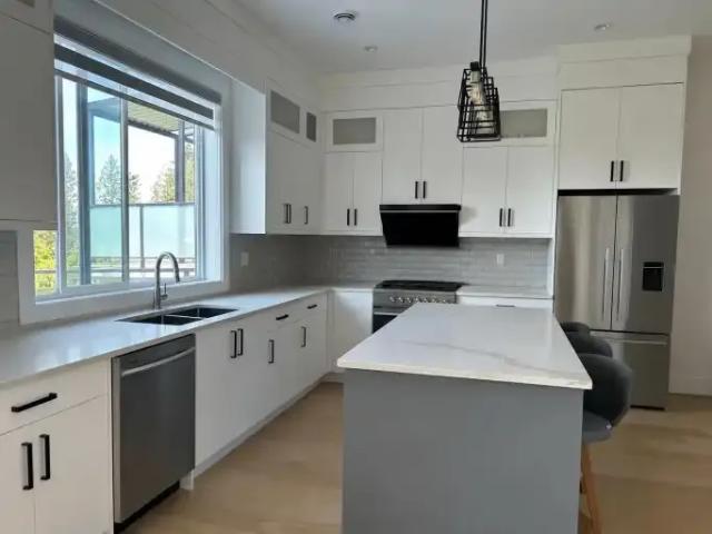 House 4 Bedroom For Rent Surrey BC 4300 ES102658638