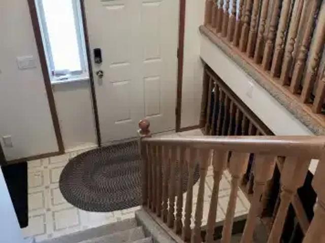 House 4 Bedroom For Rent Sylvan Lake AB 2995 ELS102085797