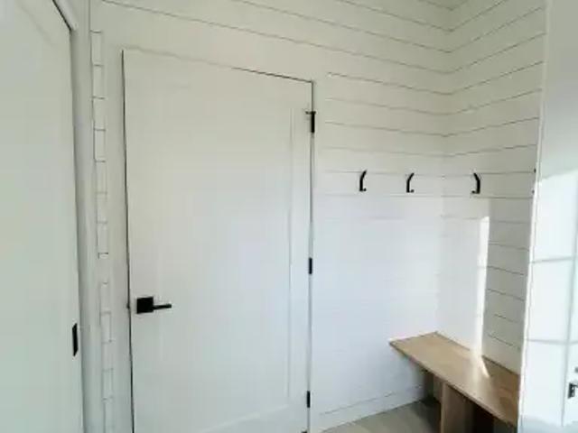 House 4 Bedroom For Rent Rocky View County AB 3000 ES104434119