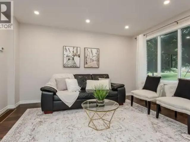 House 4 Bedroom For Rent Waterloo ON 2550 ELS104876901