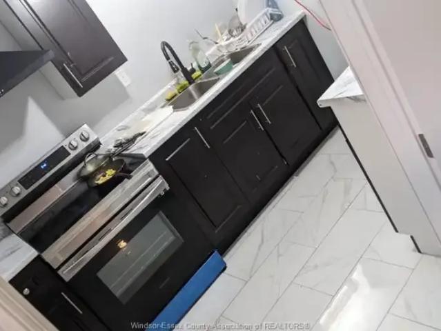 House 4 Bedroom For Rent Windsor ON 1700 ELS101878738