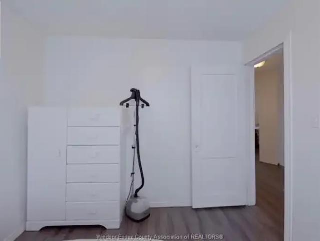 House 4 Bedroom For Rent Windsor ON 2100 ES102847503