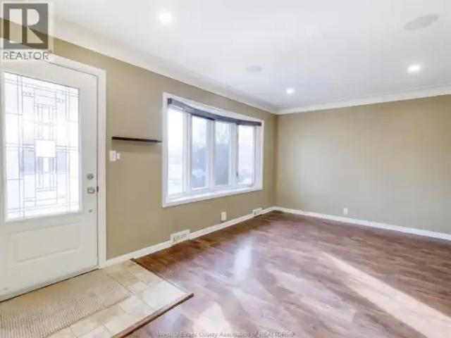 House 4 Bedroom For Rent Windsor ON 2400 ES104841998