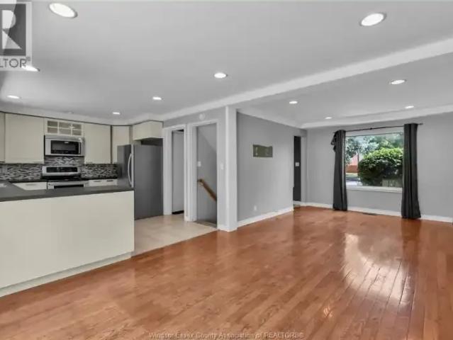 House 4 Bedroom For Rent Windsor ON 2500 ES105088001